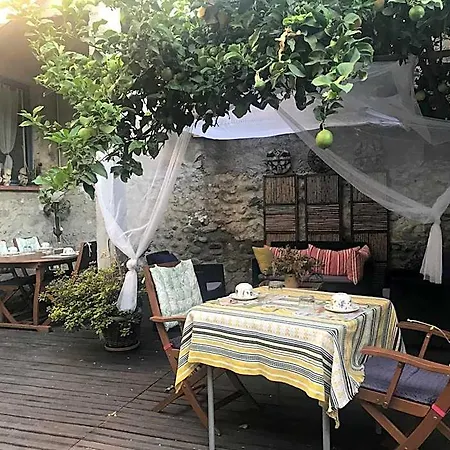 Casa Mia Bed & Breakfast 3*
